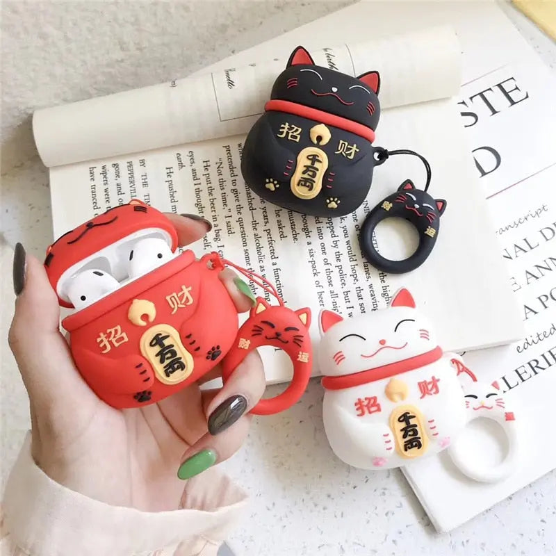 Case Protetora AirPods Gatos Manekineko - Kawaii Side