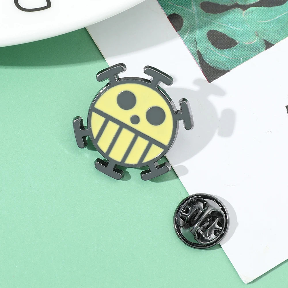 Straw Hat Limited Edition Enamel Lapel Kawaii Side