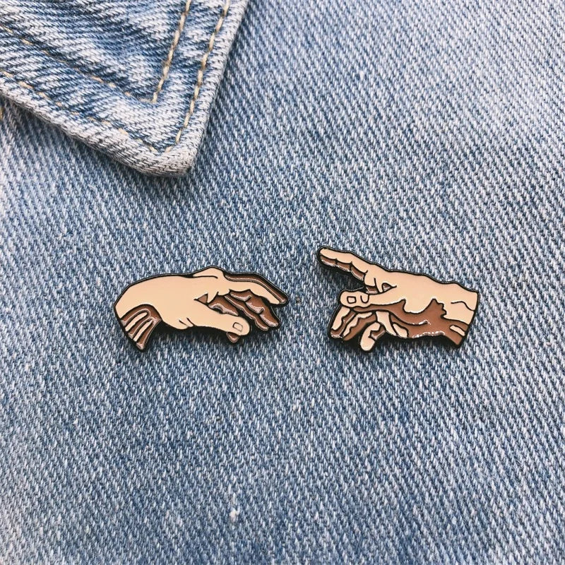 Cartoon Fun Gesture Holding Hands Fun Enamel Brooch Pin Custom Alloy Badge Clothes Bags Accessories Jewelry Gifts For Couples Kawaii Side