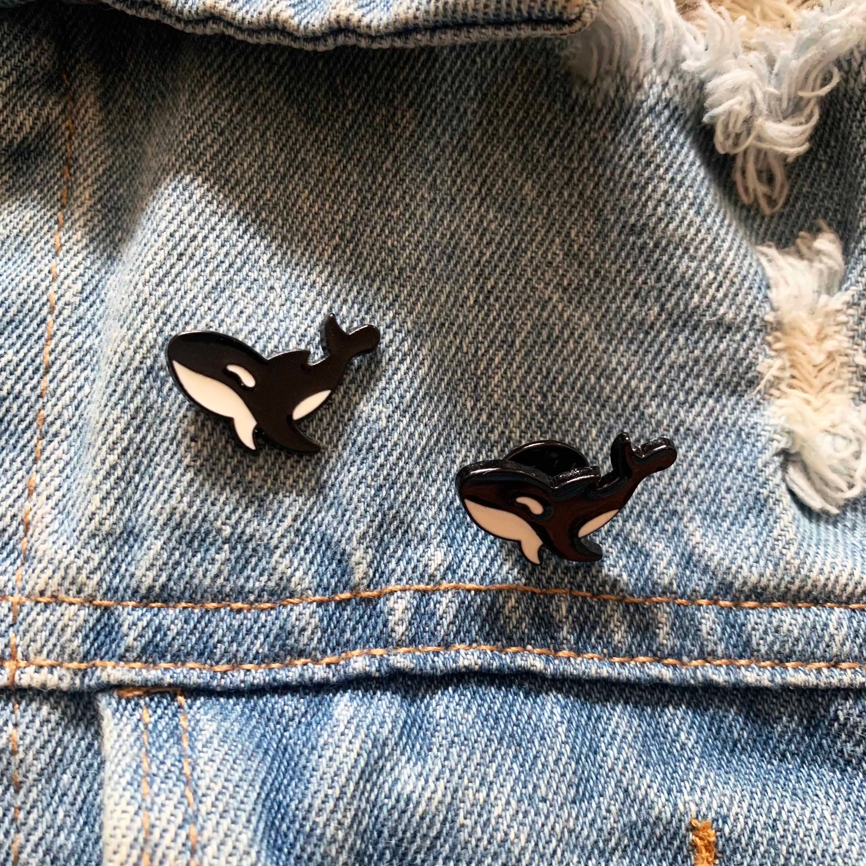 Animal Enamel Pin Custom Whale Brooch Bag Clothes Lapel Pin Badge Cartoon Jewelry Kid Friend Kawaii Side