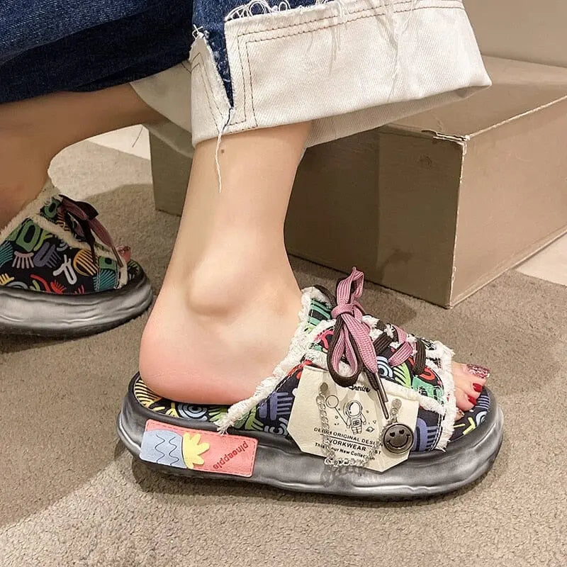 Chinelo Estilo Verão Fashion Grafiti Kawaii - Kawaii Side