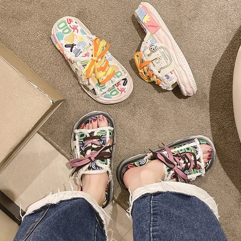 Chinelo Estilo Verão Fashion Grafiti Kawaii - Kawaii Side